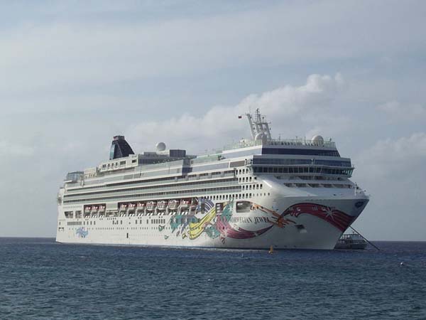 Norwegian Jewel | Norwegian Cruise Line (NCL)